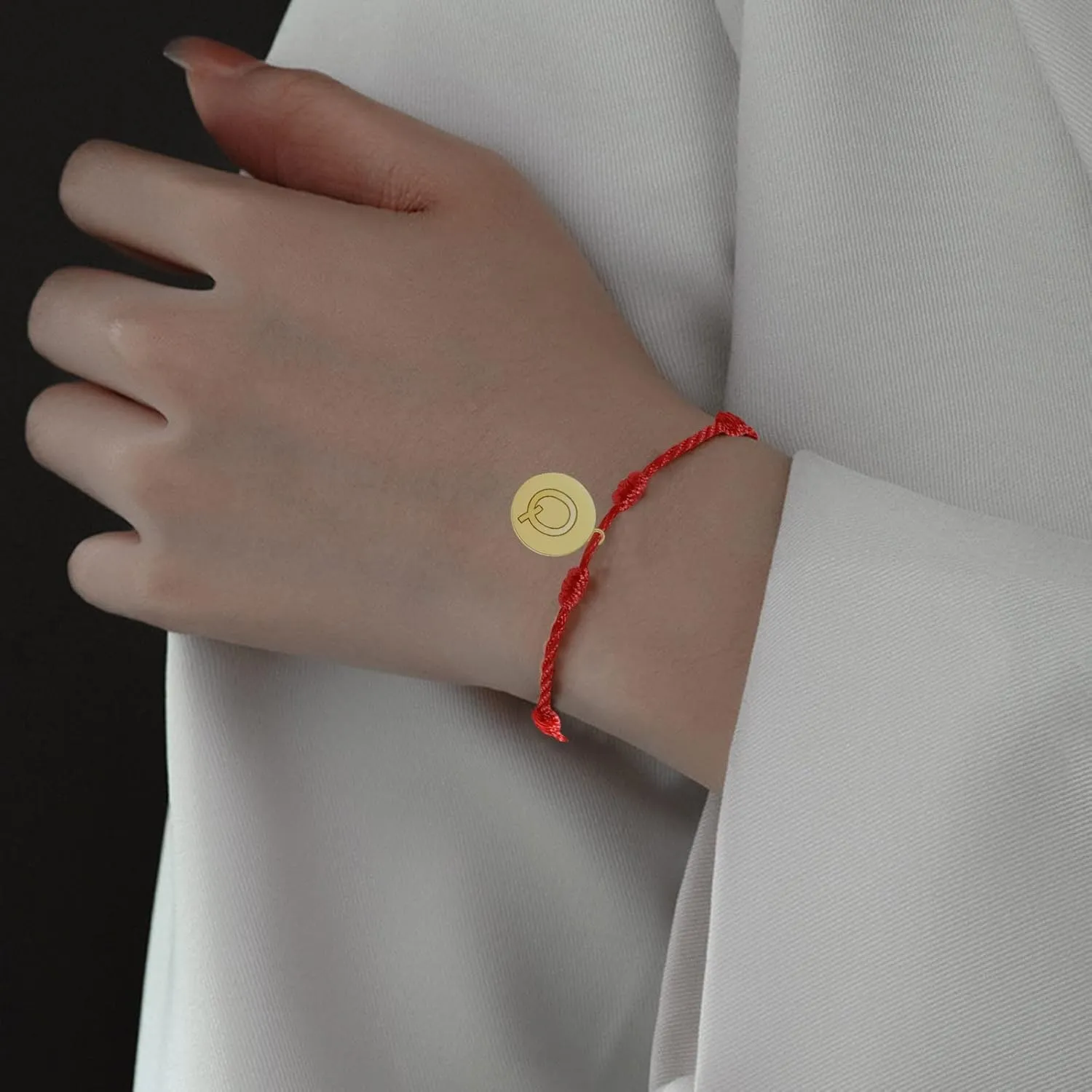 Chain Bracelets for Women Men Teen Girls Boys Personalized 26 Initial Bracelet Lucky Red Seven Knot Bracelet Gold Plated Letter Woven Bracelet Dainty Heart Charm Bracelet Jewelry- Charm (Q, One Size)