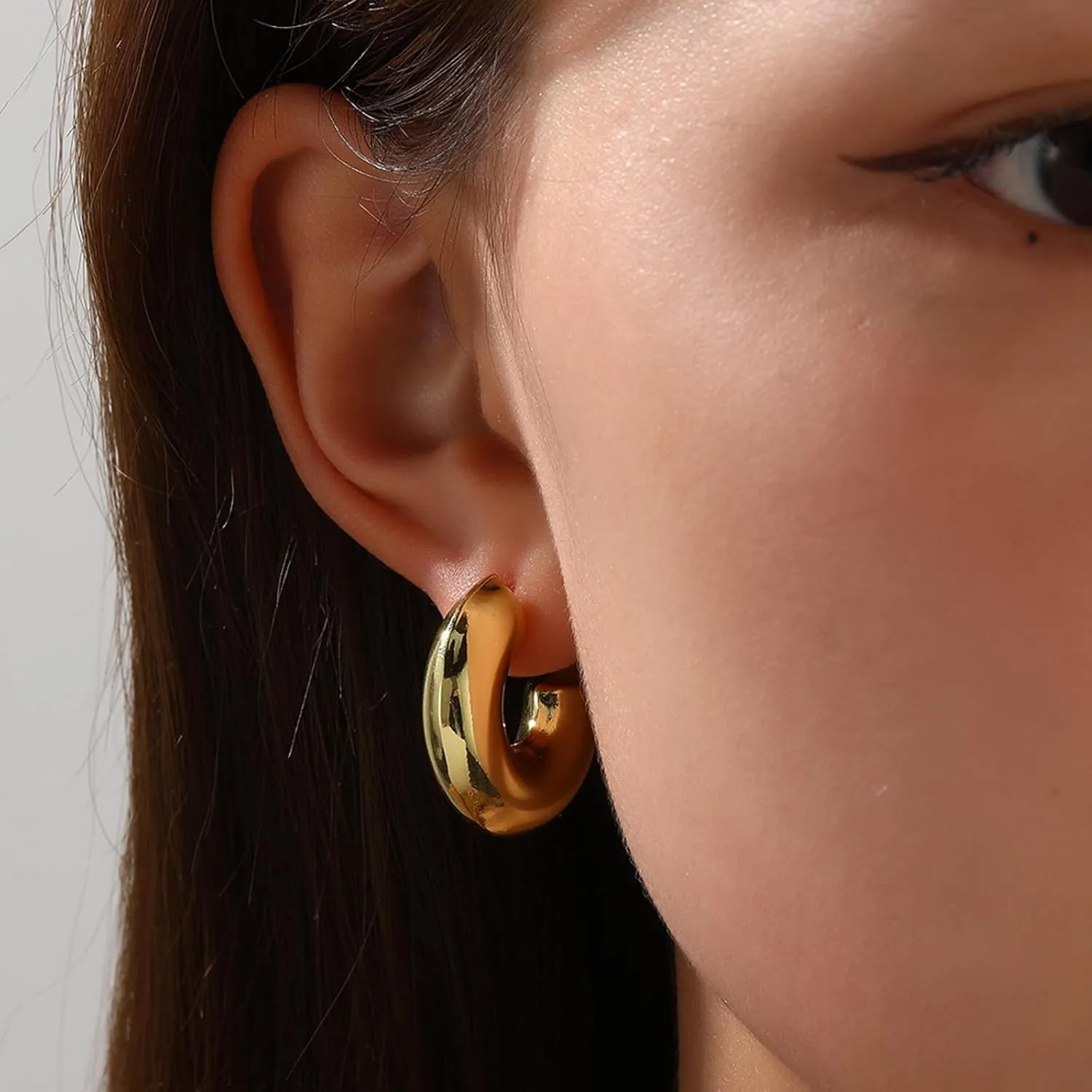 Chunky Gold Hoop Earrings for Women Trendy Brushed Gold Filled Hoop Earrings Big Thick Huggie Hoops Earrings Dainty Gold Jewelry Gift for Girls