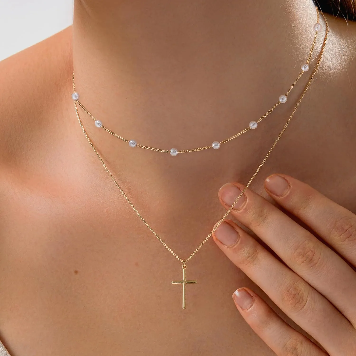 Cross Necklace for Women Gold/Silver Plated Layered Dainty Cross Chain Trendy Choker Satellite Charm Small Crucifix Pendant Gold/Silver Necklace Stackable Hypoallergenic Delicate Gift for Women