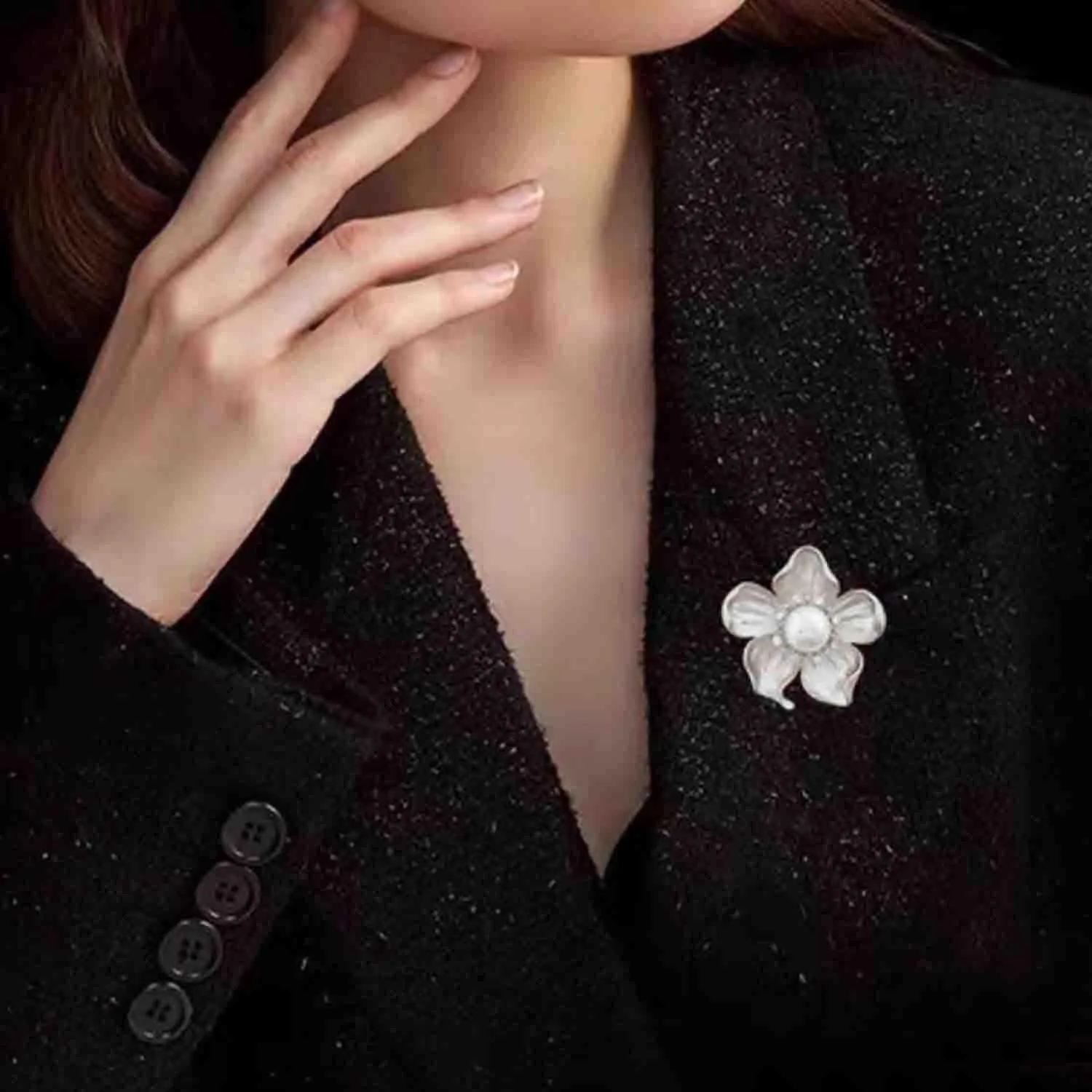 Fashion Rhinestone Flower Brooches Pins Cute Pearl Crystal Floral Lapel Pin Brooch Costume Decorate Jewelry for Women Gril Gift