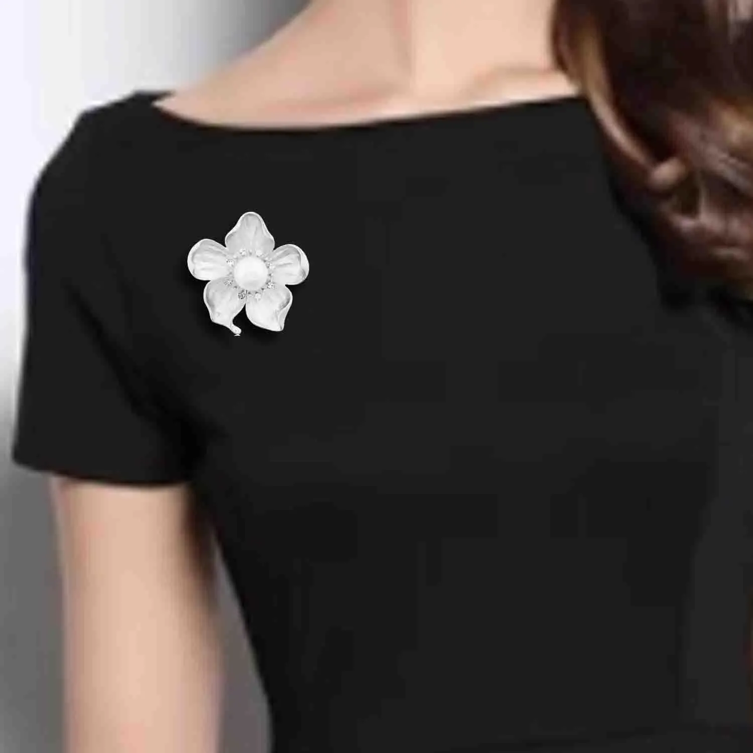 Fashion Rhinestone Flower Brooches Pins Cute Pearl Crystal Floral Lapel Pin Brooch Costume Decorate Jewelry for Women Gril Gift