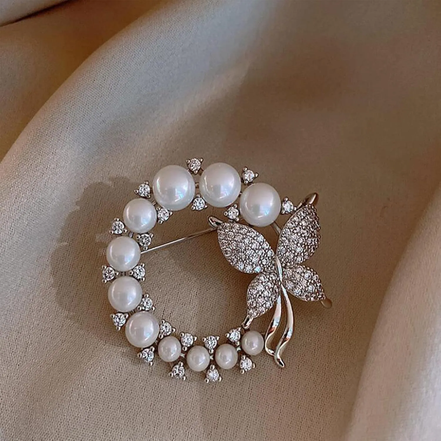 GBAHFY Butterfly Pearl Brooch Gold Elegant Bridal Vintage Style Pins Wedding Banquet Anniversary Brooch for Women