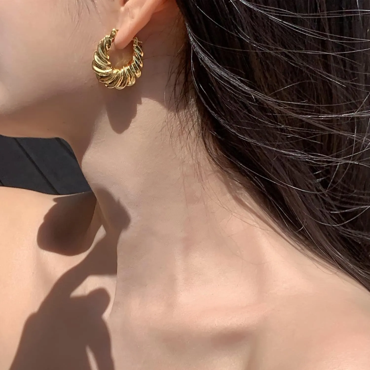 Gold Hoop Earrings 14K Gold Plated Huggie Hoops Twisted Croissant Earrings Small Hoop Earrings for Women Jewelry Gifts