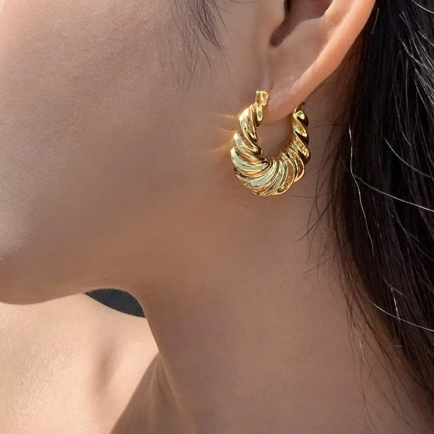 Gold Hoop Earrings 14K Gold Plated Huggie Hoops Twisted Croissant Earrings Small Hoop Earrings for Women Jewelry Gifts