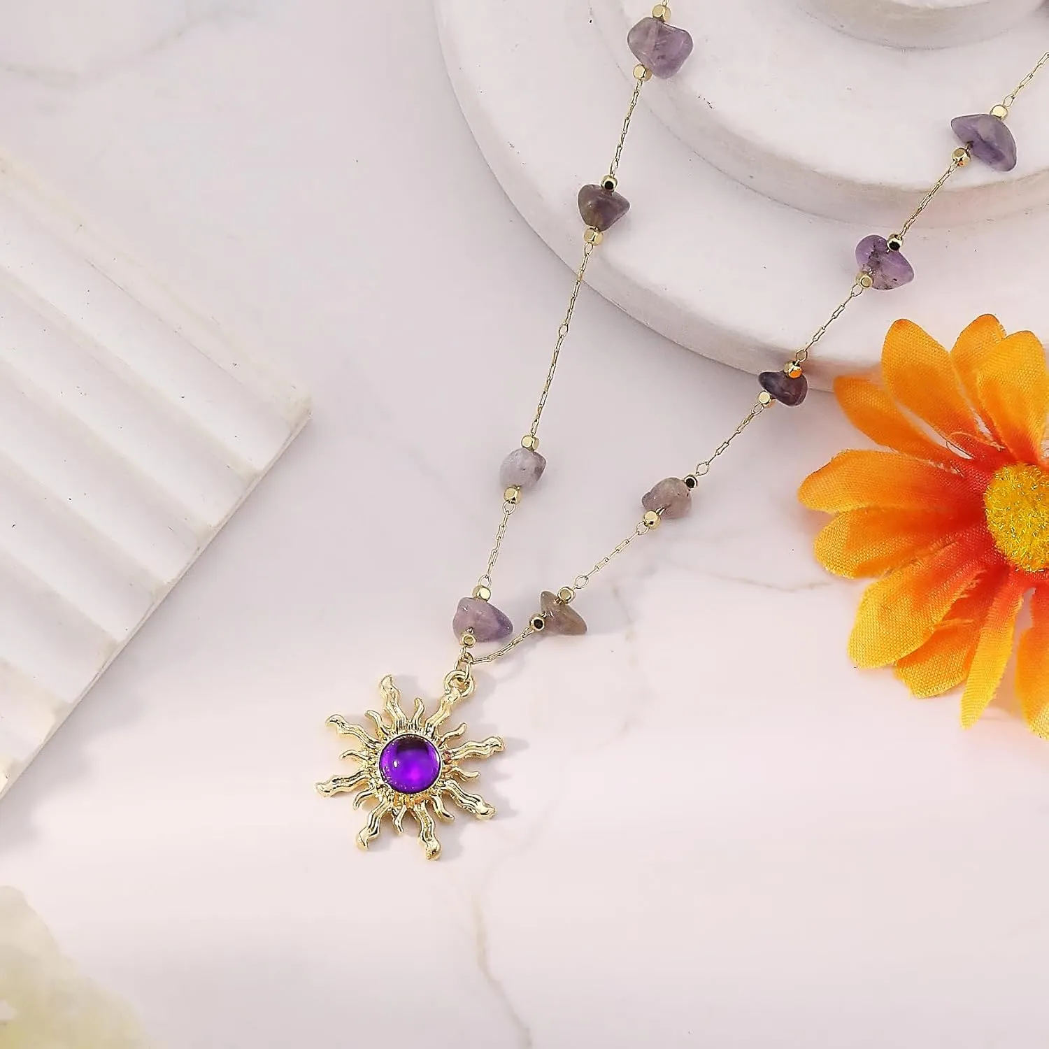 Gothic Crystal Sun Necklace for Women Natural Stone Purple Crystal Sun Choker 18K Gold Plated Sun Pendant Necklaces Carnelian Amethyst Necklaces Goth Jewelry Tangled Hippie Accessories