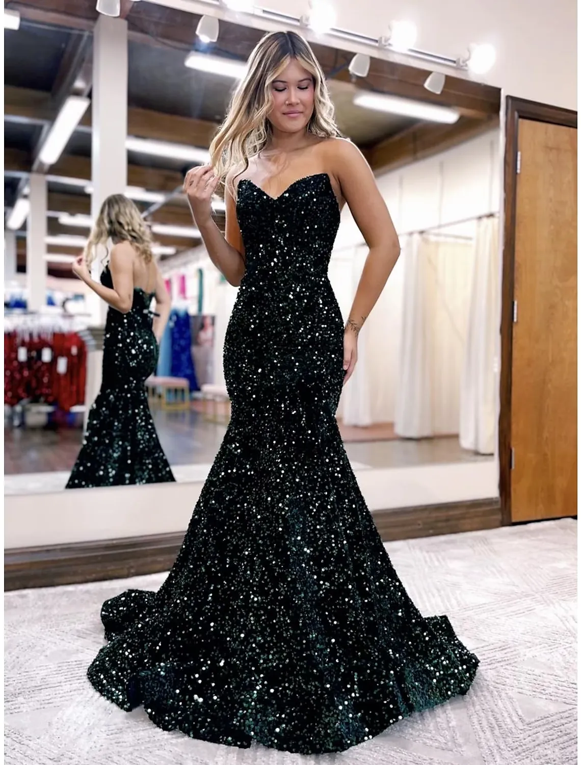 Luolandi Mermaid / Trumpet Prom Dresses Sparkle & Shine Dress Formal Sweep / Brush Train Sleeveless Sweetheart Sequined Backless