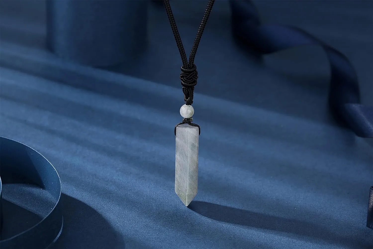 MAIBAOTA Labradorite Necklaces for Men Women Natural Crysal Stone Pendant Necklace Adjustable Rope Point Necklace Reiki Spiritual Gemstone Men Necklace Jewelry