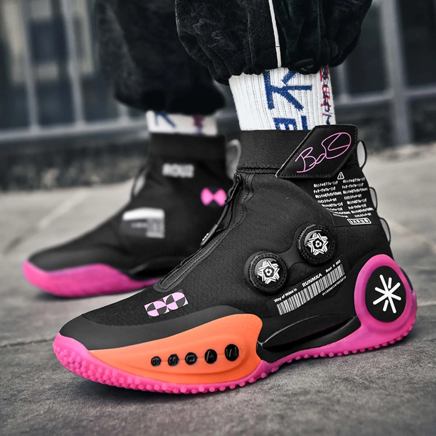 Mens and Womens High Top Buckle Closed Basketball Sneakers Comfortable Breathable Casual Walking Shoes High Elasticity Running Shoes Tennis Shoes Tennis Competition Shoes Non Slip High Jump Sneakers