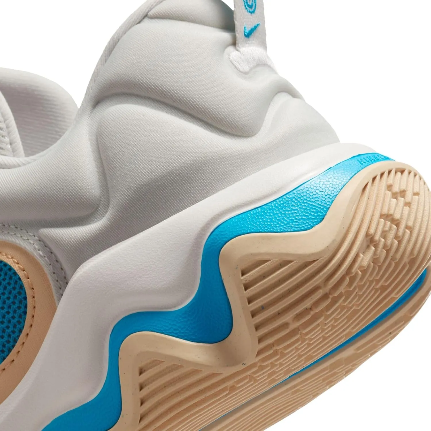 NIKE Men's Sneaker Three Quarters Tall