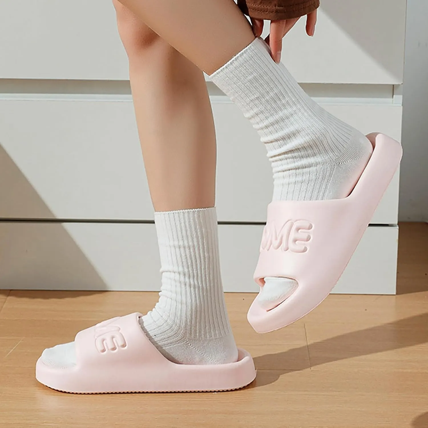 Shower Sandals Ultra Comfort Non-Slip Shower Sandals Indoor and Outdoor Non Slip Quick Drying Cloud Slides for Women with Arch Support