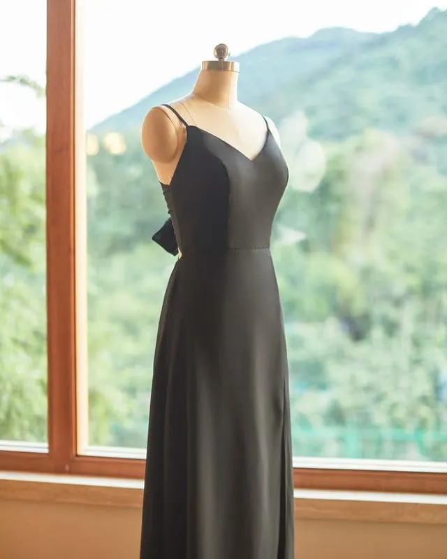 Spaghetti Straps Bridesmaid Dresses for Women 2024 Chiffon Sheath Long Evening Gowns with Slit V-Neck Open Back