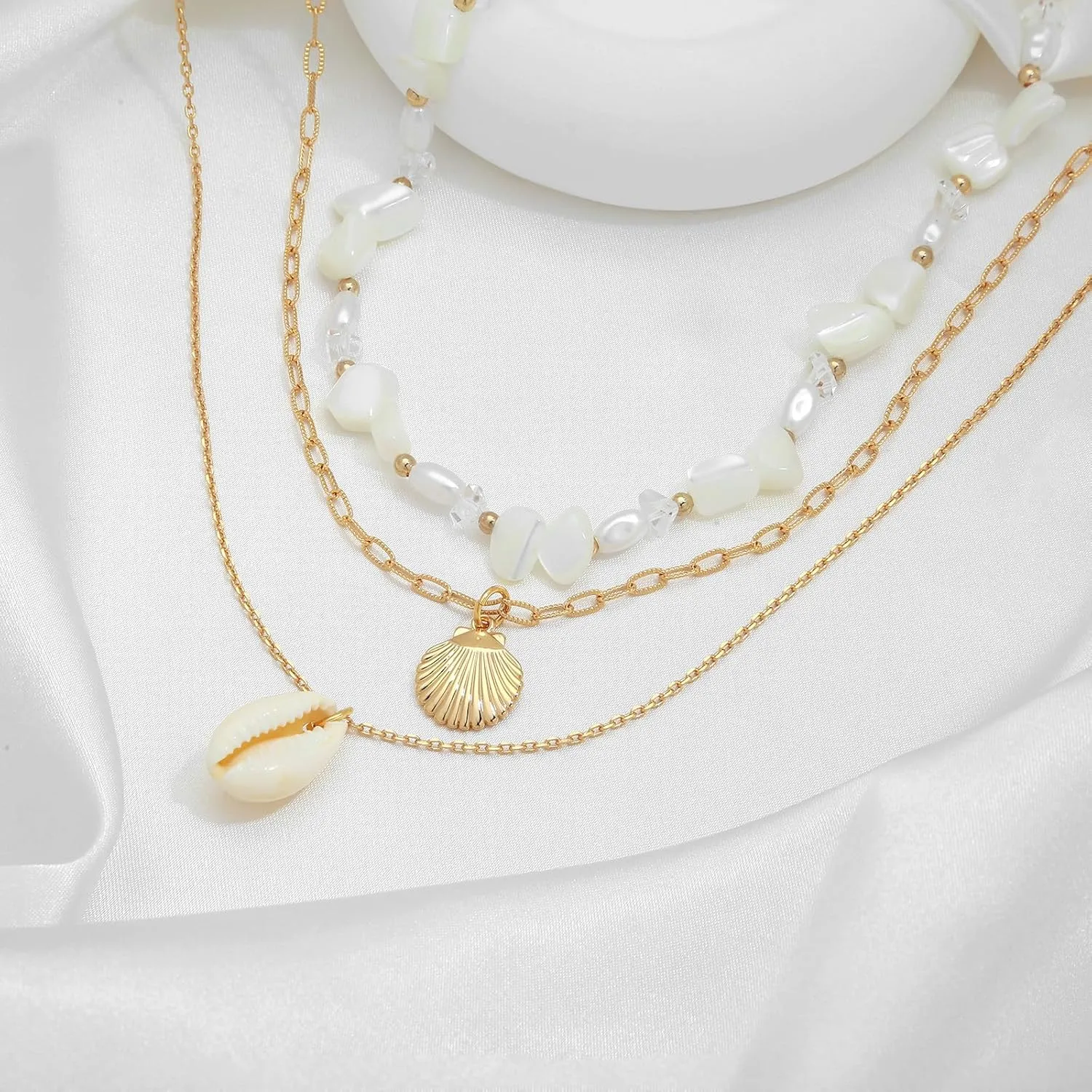 Summer Charms Necklace for Women Conch Seashell Starfish Pendant Choker Necklace Fashion Boho Beach Ocean Jewelry